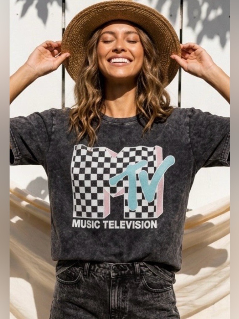 Unisex Oversized MTV Music Television Graphic Tee NWOT Acid Washed Black S